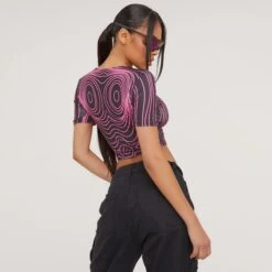 EGO Short Sleeve Body Print Crop Top In Black And Pink -Sperrryego Store 02 05 23 jul91958 s