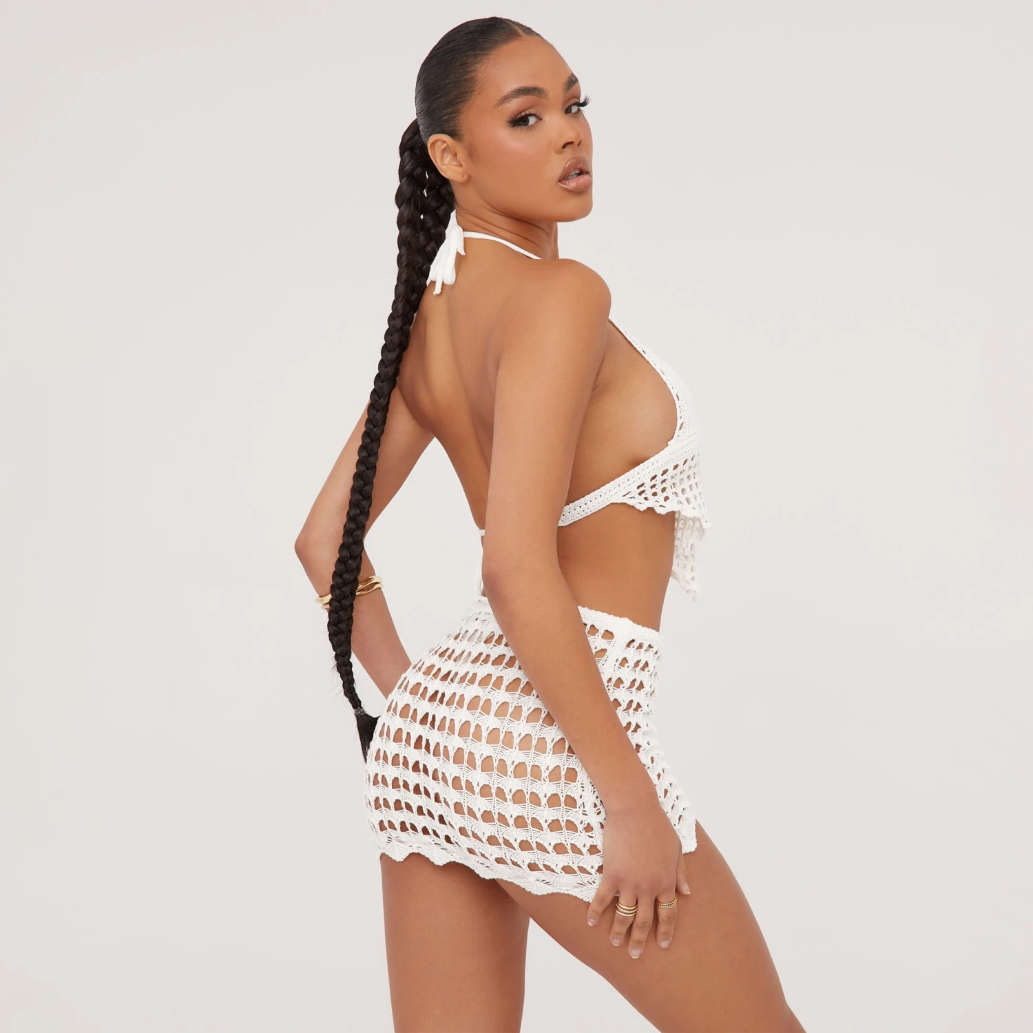 EGO Halterneck Dipped Hem Detail Plunge Crop Top In Cream Crochet Knit 5 EGO Halterneck Dipped Hem Detail Plunge Crop Top In Cream Crochet Knit - Image 3
