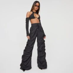 EGO Cold Shoulder Key Hole Detail Underwired Crop Top In Black -Sperrryego Store 13 12 22 unya35418 sq