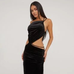 EGO Strappy One Shoulder Cut Out Detail Maxi Dress In Black 9 EGO Strappy One Shoulder Cut Out Detail Maxi Dress In Black -Sperrryego Store 18 04 23 jul86335 sq